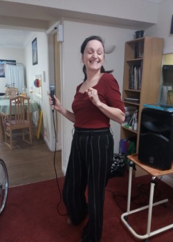 Kyle Newman Singing - gold standard nursing home Northamptonshire