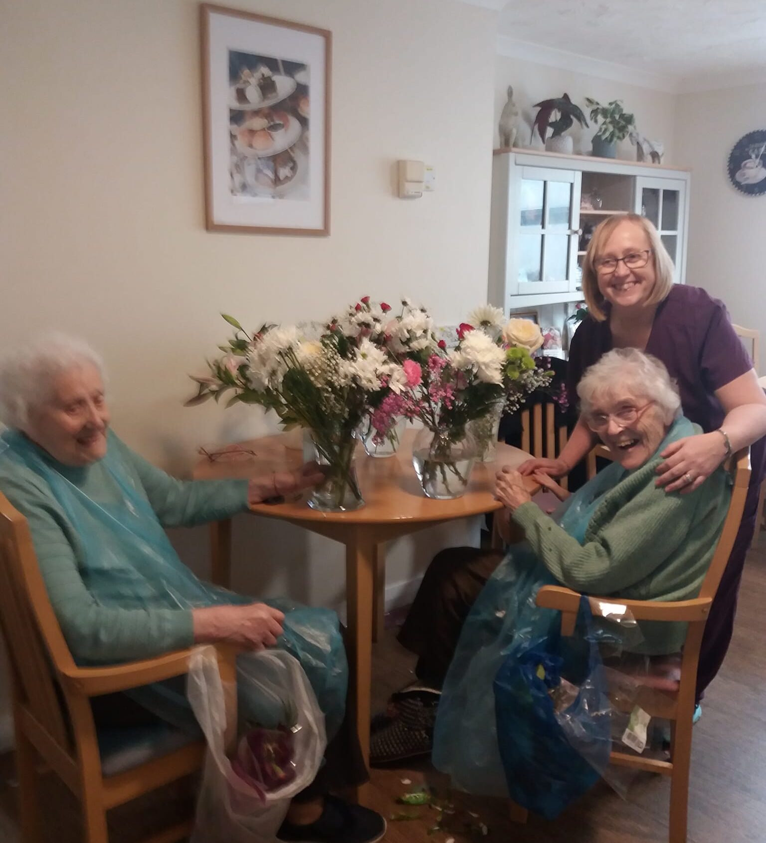 The Old Vicarage Residents Celebrate International Flower Day 1 The Old Vicarage Residents Celebrate International Flower Day